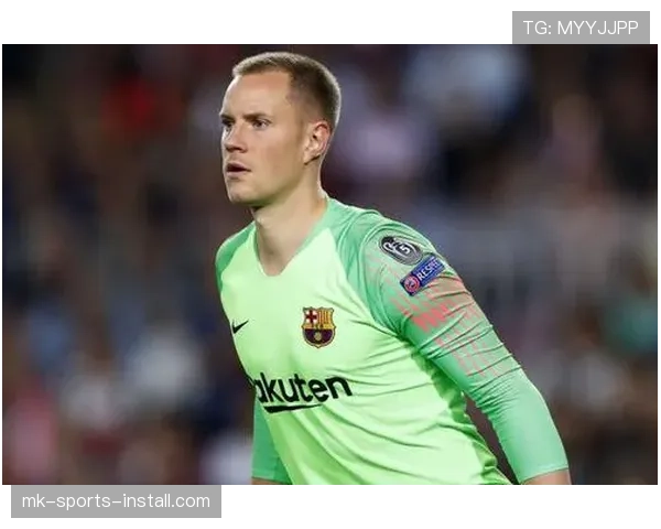 巴尼亚尼无球跑动拉开空间，改变球队进攻结构