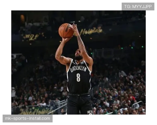 米尔斯无球跑动拉开空间，三分效率领跑替补席